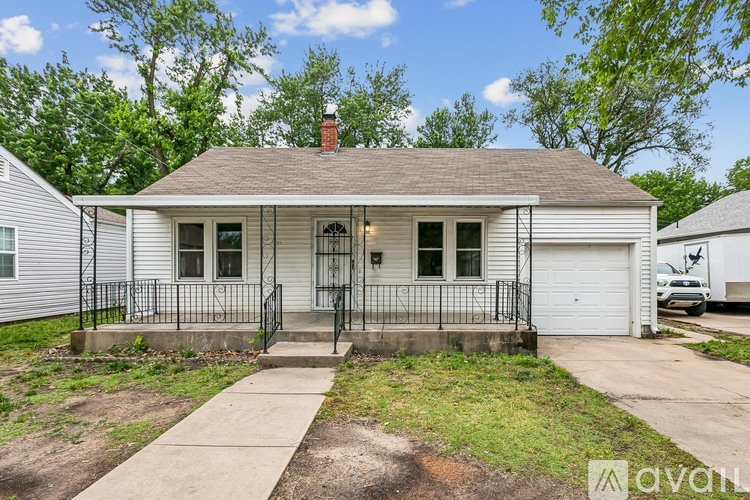 229 S Edwards St 3 Beds Single Family Home for Rent - Photo gallery 1