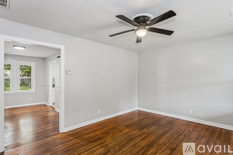 229 S Edwards St 3 Beds Single Family Home for Rent - Photo gallery 3