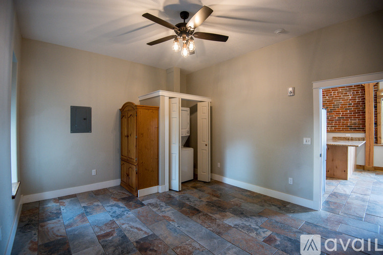 815 1st Ave S 2 Beds Apartment for Rent - Photo gallery 3