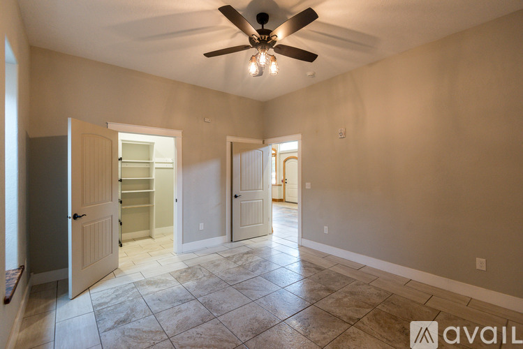 815 1st Ave S 2 Beds Apartment for Rent - Photo gallery 4