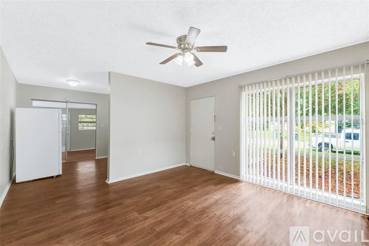 2827 Sanka Dr 3 Beds Single Family Home for Rent - Photo gallery 3
