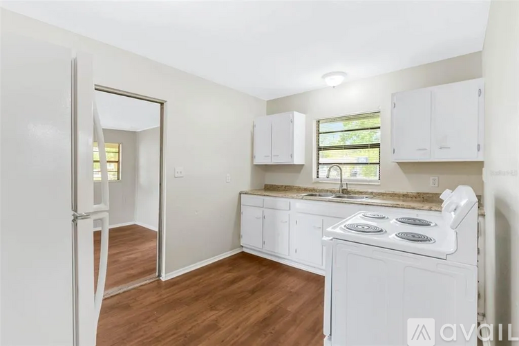 2827 Sanka Dr 3 Beds Single Family Home for Rent - Photo gallery 4