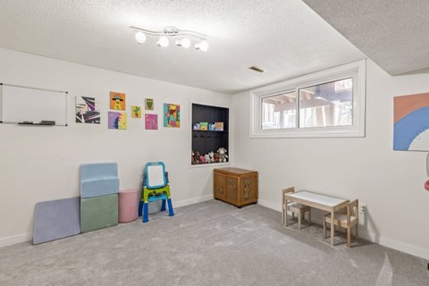 40-110 Deveron Cres 3 Beds Apartment for Rent