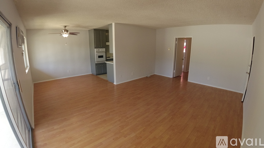 5301 Newcastle Ave 1 Apartment for Rent - Photo gallery 1