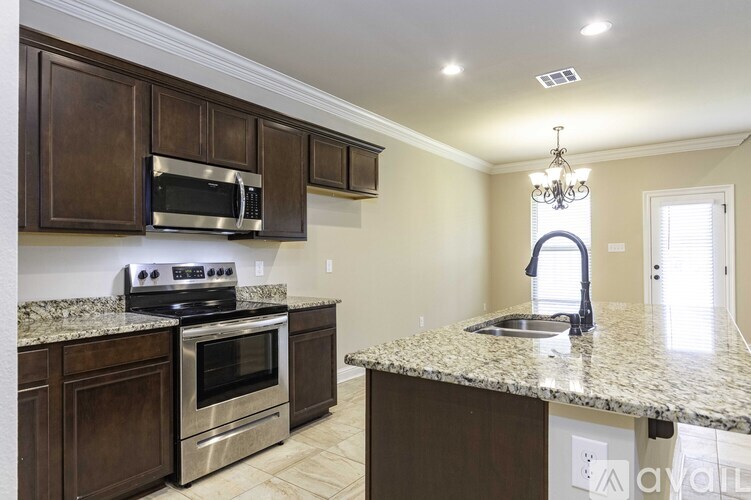 112 Melanie Rose Drive 4 Beds Single Family Home for Rent - Photo gallery 2