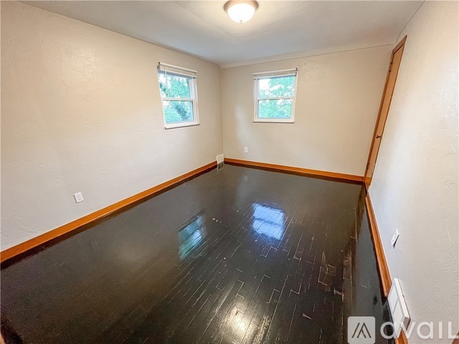 924 Brentview Road 3 Beds Single Family Home for Rent - Photo gallery 2