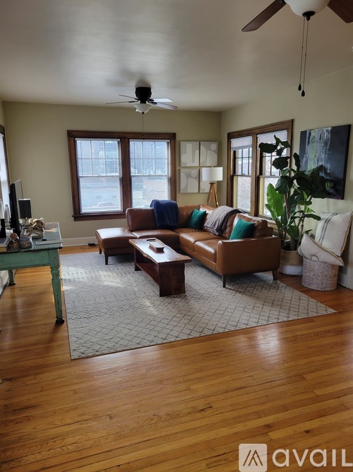 562 28th St 2 Beds Apartment for Rent - Photo gallery 3