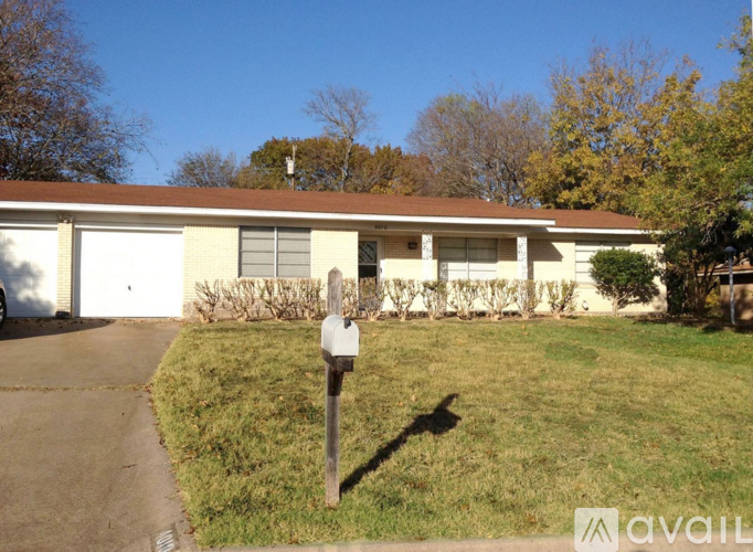 4010 Mockingbird Ln 3 Beds Single Family Home for Rent - Photo gallery 1