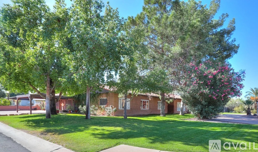 915 East Mc Murray Boulevard 5 Beds Single Family Home for Rent - Photo gallery 1
