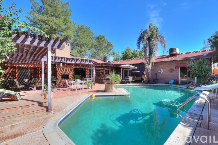 915 East Mc Murray Boulevard 5 Beds Single Family Home for Rent - Photo gallery 4