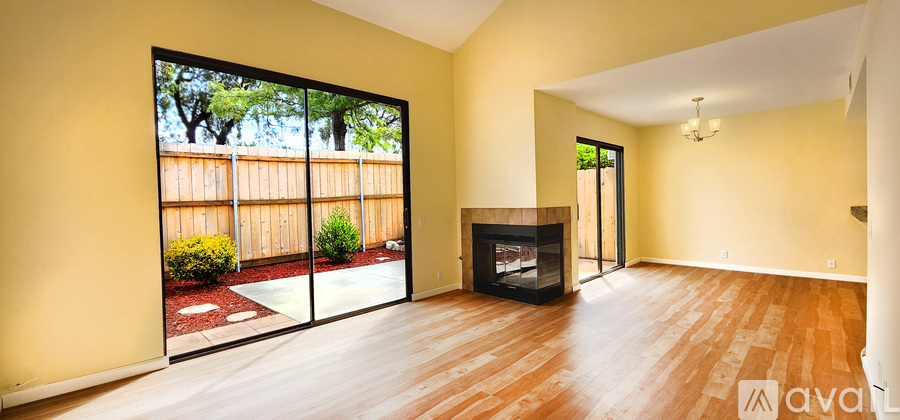 3676 Constellation Rd 2 Beds Townhouse for Rent - Photo gallery 4