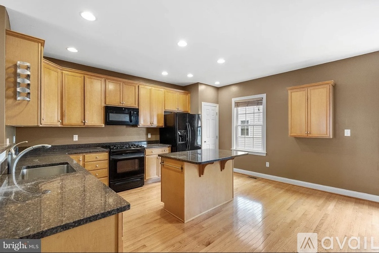 146 Christina Landing Drive 3 Beds Single Family Home for Rent - Photo gallery 3