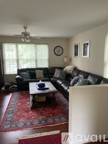 3511 Oak Dr 4 Beds Single Family Home for Rent - Photo gallery 4