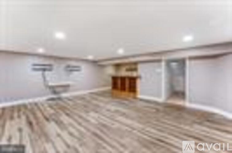 200 Stirling Ct 4 Beds Apartment for Rent - Photo gallery 2