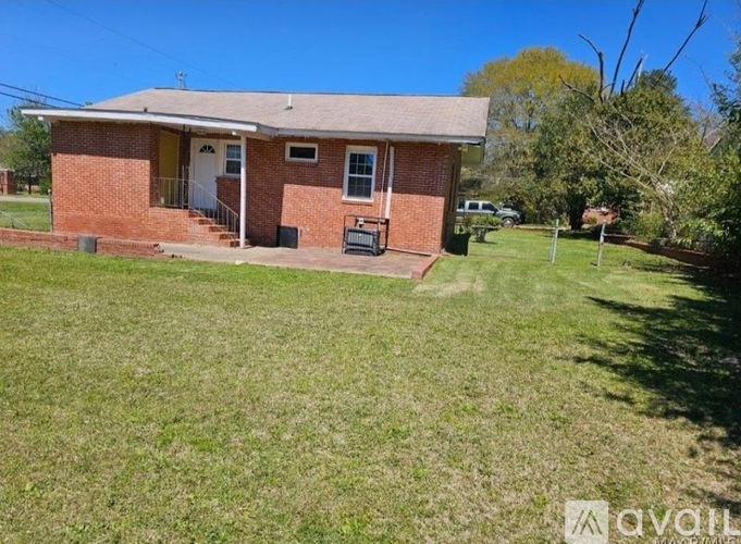 2813 Azalea Ave 3 Beds Single Family Home for Rent - Photo gallery 2