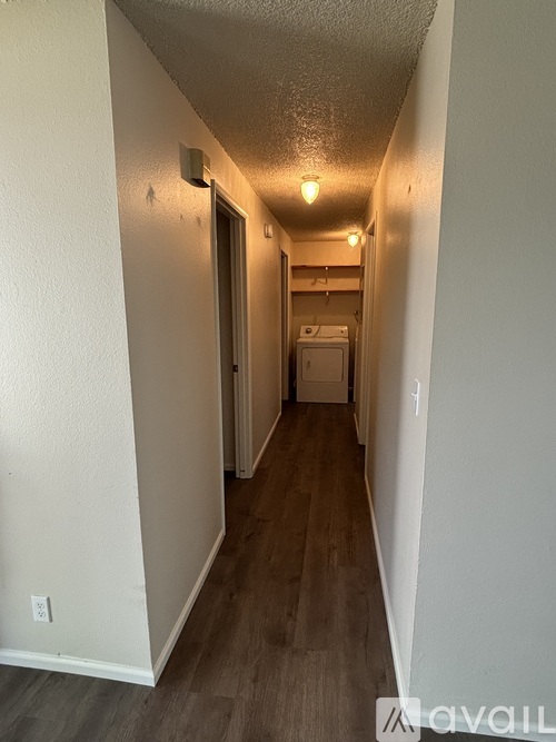 442 South Locust Street 2 Beds Single Family Home for Rent - Photo gallery 4