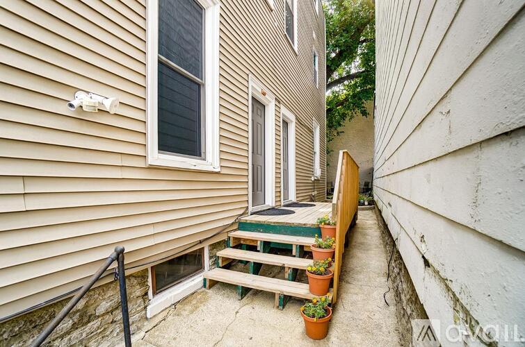 2158 Stratford Avenue 2 Beds Apartment for Rent - Photo gallery 3