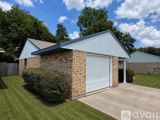 114 Wells Street 3 Beds Single Family Home for Rent - Photo gallery 2