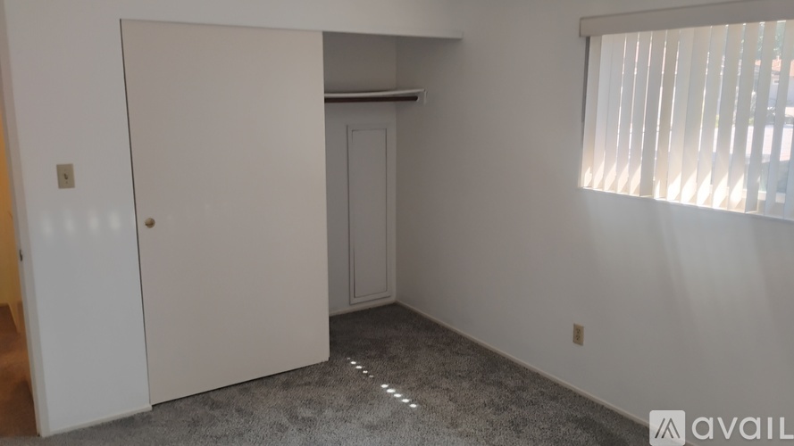 8732 Woodman Way 3 Beds Condo for Rent - Photo gallery 5