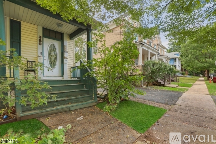 380 Seminary Avenue 2 Beds Apartment for Rent - Photo gallery 2