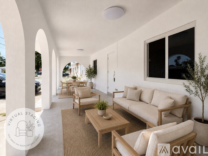 228 Northwest 32nd Avenue 3 Beds Single Family Home for Rent - Photo gallery 1