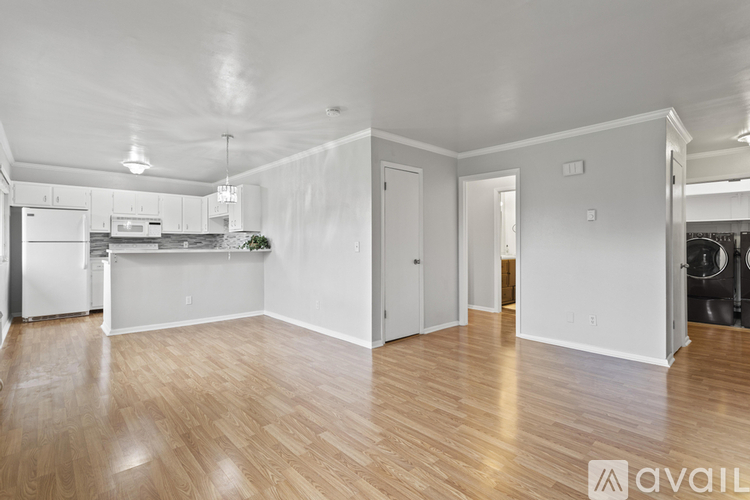 1175 West 1 Condo for Rent - Photo gallery 2