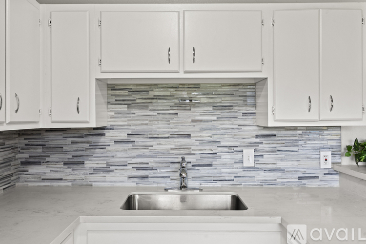 1175 West 1 Condo for Rent - Photo gallery 4