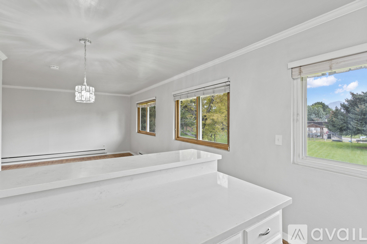 1175 West 1 Condo for Rent - Photo gallery 5