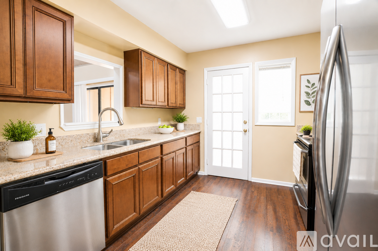 226 Crown Oaks Way 3 Beds Condo for Rent - Photo gallery 4