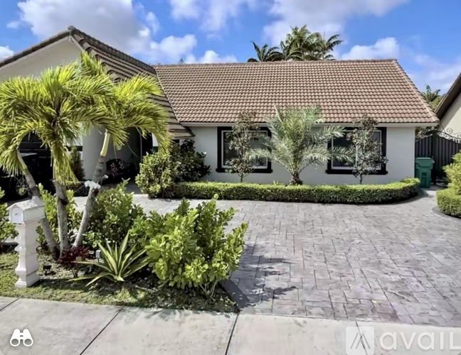 9432 Southwest 127th Avenue 3 Beds Single Family Home for Rent - Photo gallery 3