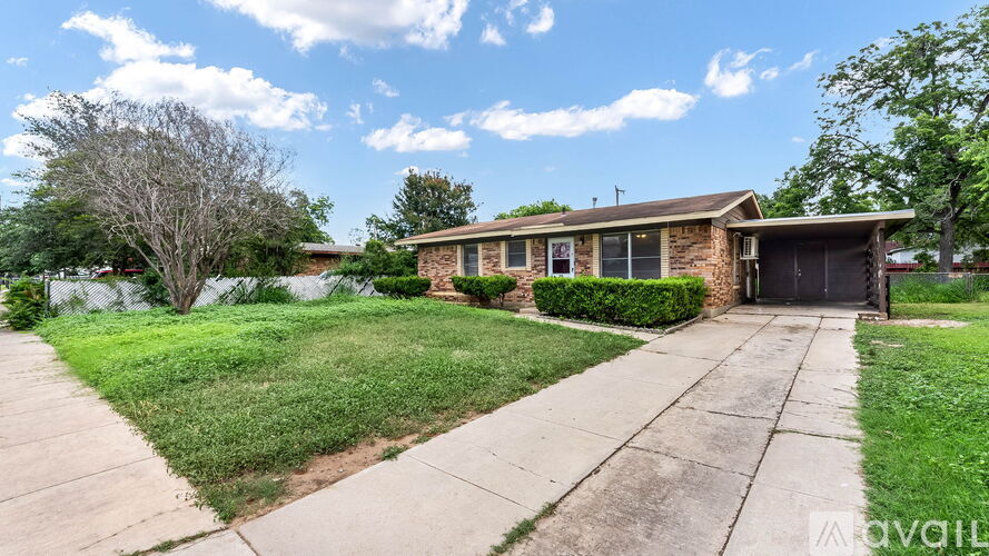 218 E Villaret Blvd 2 Beds Single Family Home for Rent - Photo gallery 2