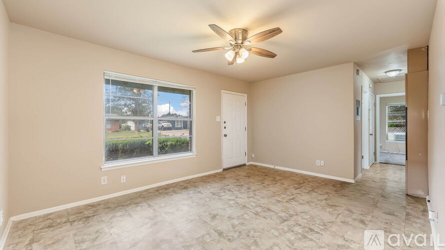 218 E Villaret Blvd 2 Beds Single Family Home for Rent - Photo gallery 4