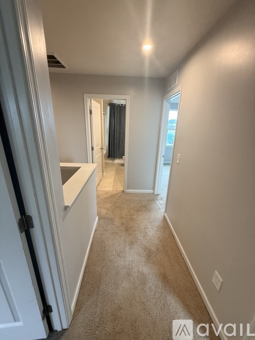 4133 Chambord Dr 5 Beds Single Family Home for Rent - Photo gallery 4