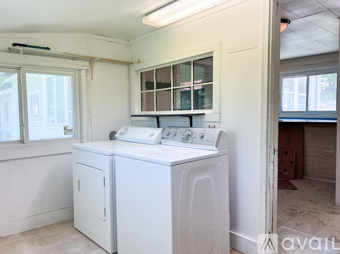 167 E Seventeenth St 2 Beds Apartment for Rent - Photo gallery 4