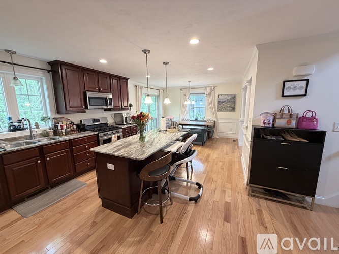5 Crystal St 4 Beds Single Family Home for Rent - Photo gallery 2