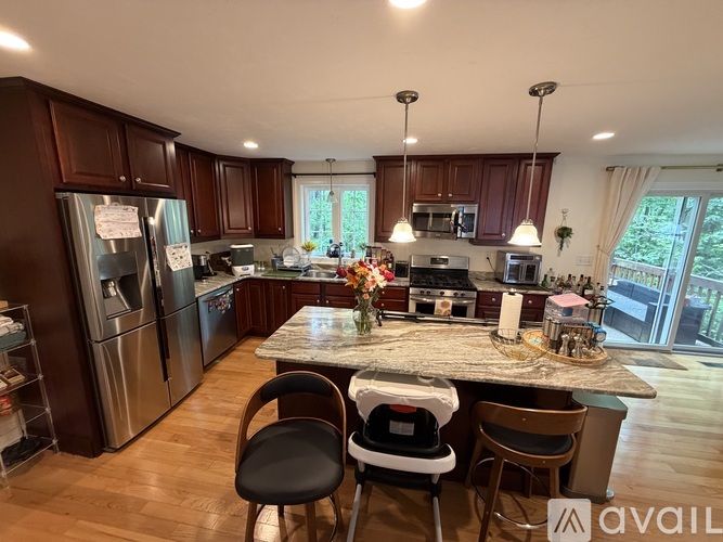 5 Crystal St 4 Beds Single Family Home for Rent - Photo gallery 3