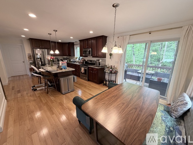5 Crystal St 4 Beds Single Family Home for Rent - Photo gallery 5