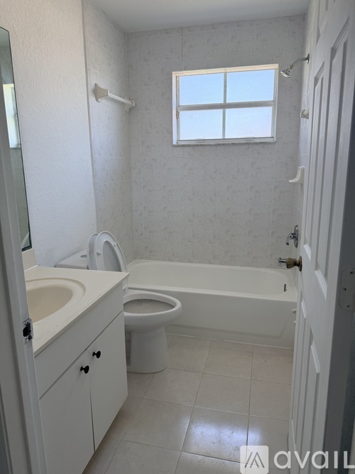 18124 Southwest 152nd Place 5 Beds Single Family Home for Rent - Photo gallery 4