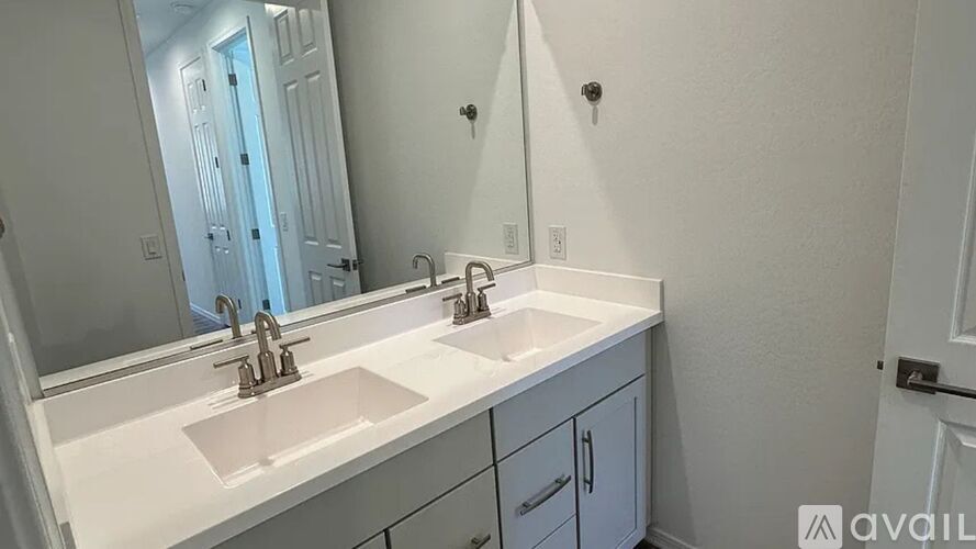 13426 W Eagle Feather Rd 5 Beds Single Family Home for Rent - Photo gallery 4