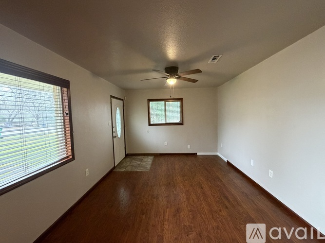 817 Zachry Dr 2 Beds Single Family Home for Rent - Photo gallery 2