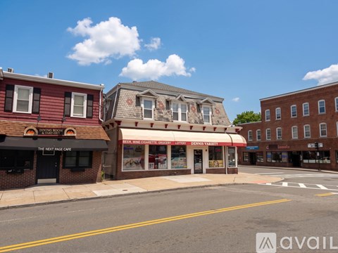 560 Broad St 3 Beds Apartment for Rent