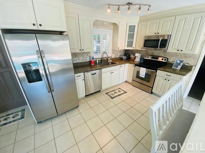 1770 73rd Ave N 4 Beds Single Family Home for Rent - Photo gallery 5