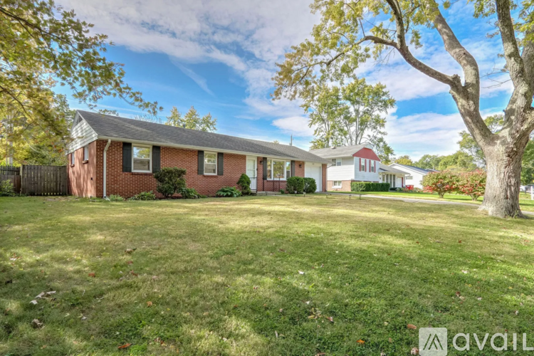 1813 Broadmoor Drive 3 Beds Single Family Home for Rent - Photo gallery 1