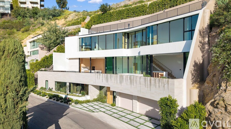 8765 Hollywood 4 Beds Single Family Home for Rent - Photo gallery 3