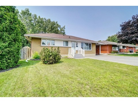 572 Rue Charles-Desnoyers, #1 3 Beds Apartment for Rent