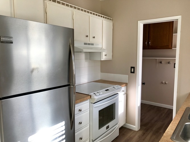 9455 9465 SW Commercial St 2 Beds Apartment for Rent - Photo gallery 3
