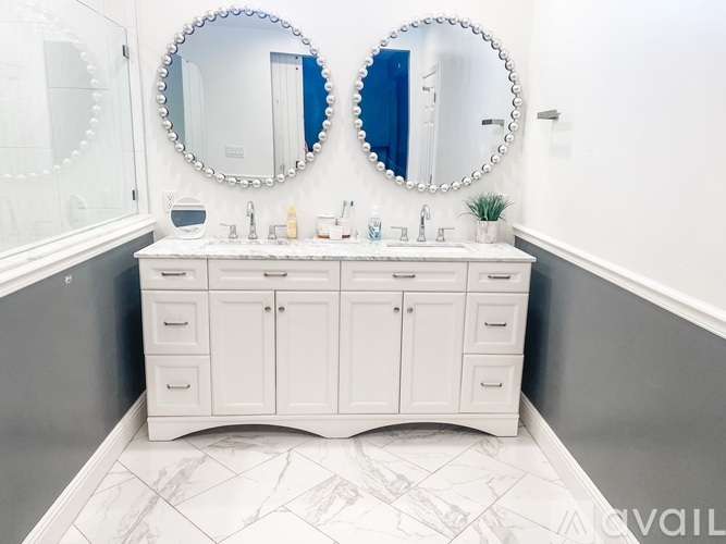 2155 North Orange Street 2 Beds Single Family Home for Rent - Photo gallery 5