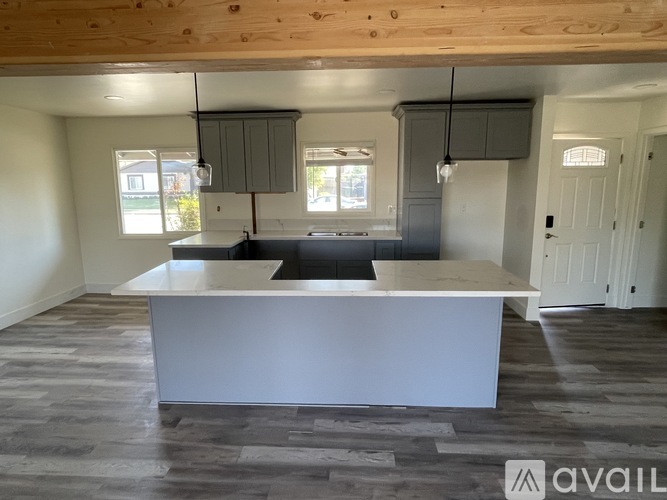 4629 Royal Oak Rd 4 Beds Single Family Home for Rent - Photo gallery 2