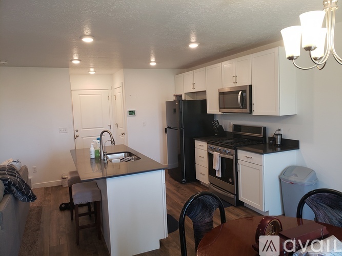 1826 South 460 West 3 Beds Townhouse for Rent - Photo gallery 3