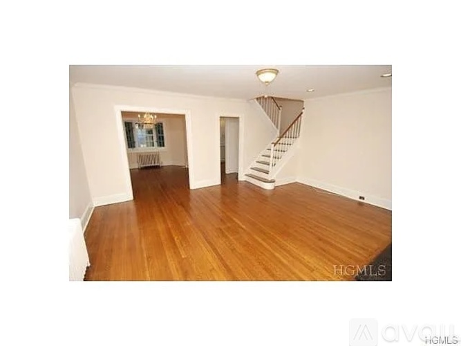 39 Robin Hill Road 3 Beds Single Family Home for Rent - Photo gallery 3